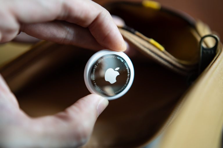 airtag-Apple-Fot-wachiwit-Adobe-Stock-1280x853.jpeg