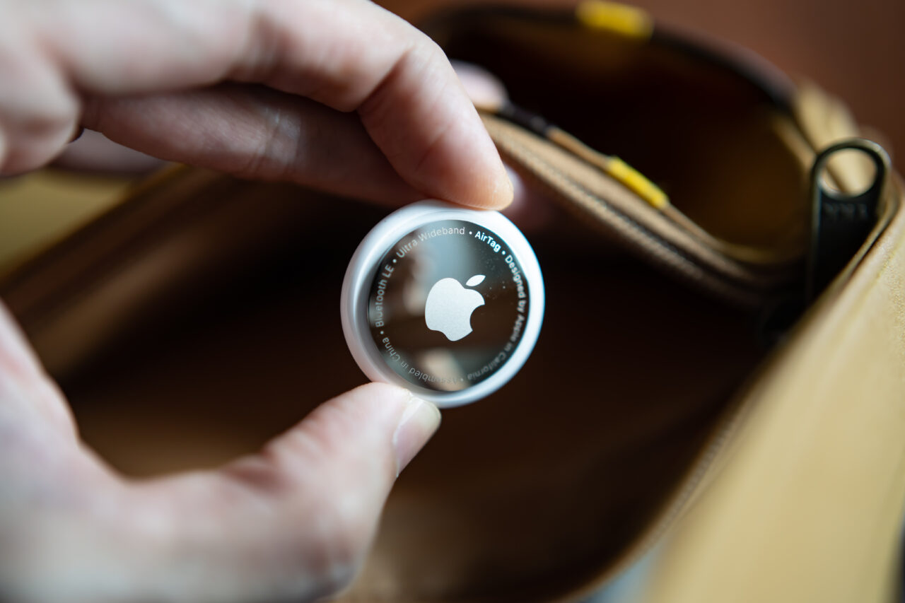 airtag-Apple-Fot-wachiwit-Adobe-Stock-1280x853.jpeg