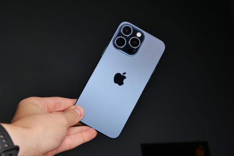 apple-iphone-15-pro-max-niebieski-1280x853.jpg