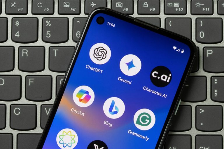 smartfon_ai_polacy-1280x853.jpg