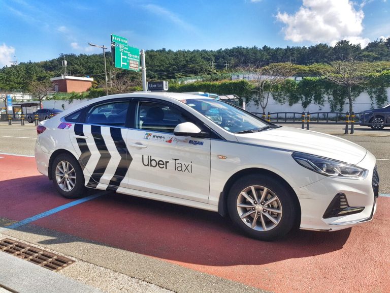 uber_taxi_AdobeStock_1417421455_Editorial_Use_Only-1280x960.jpeg